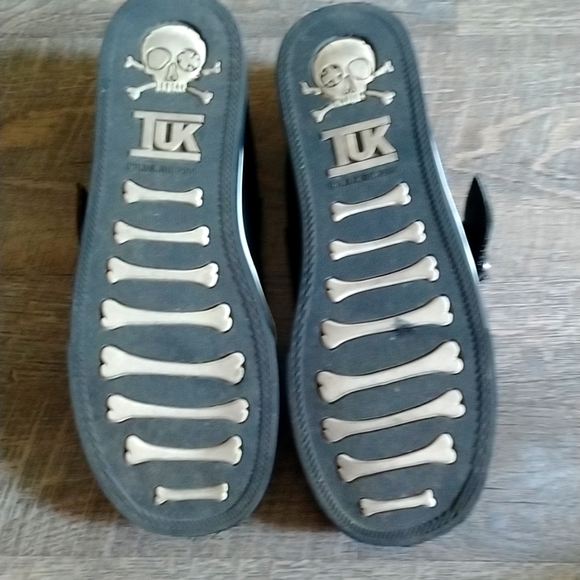 TUK Kitty Flats - Picture 8 of 8